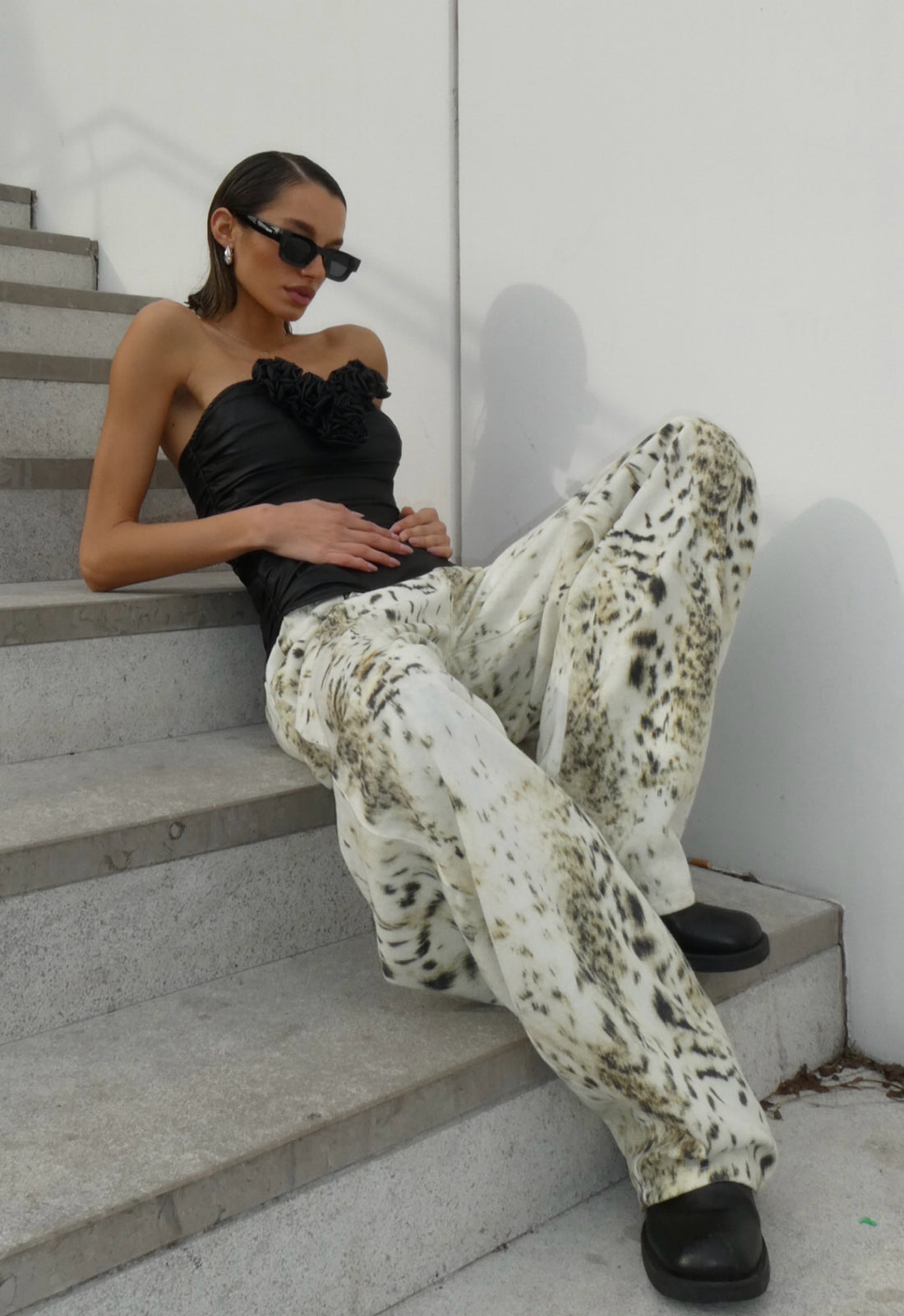 HORSESHOE JEAN SNOW LEOPARD