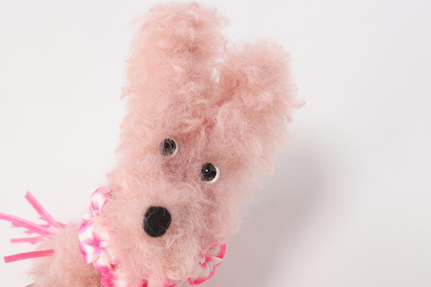 Chiot scribble rose SFSG en jupe hawaïenne
