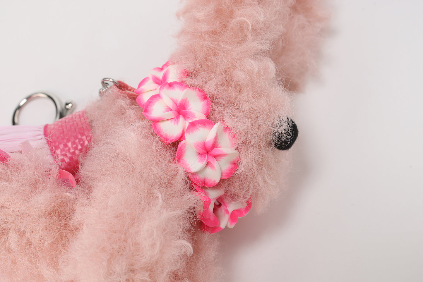 Chiot scribble rose SFSG en jupe hawaïenne