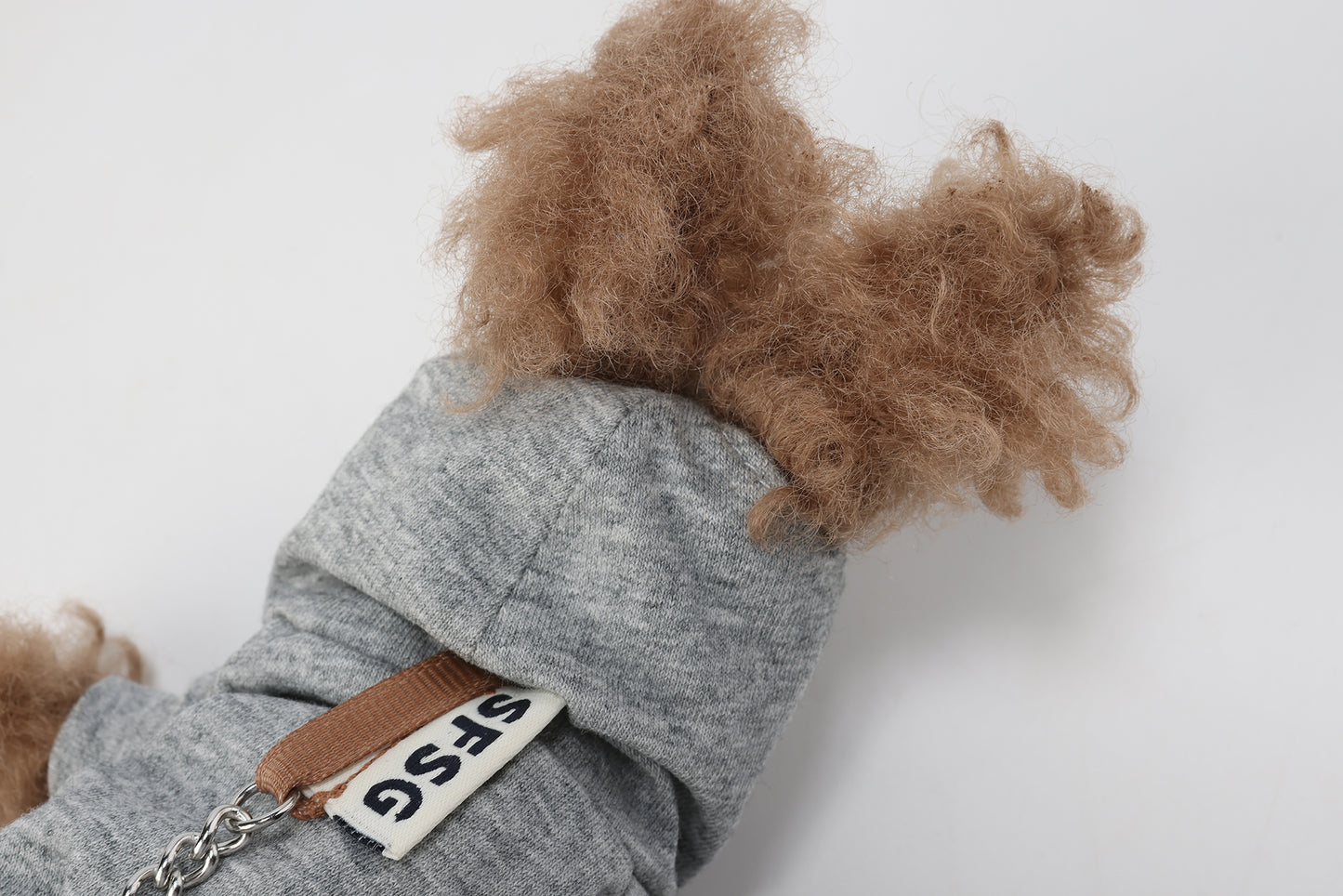 Chiot scribble marron SFSG en vêtements de yoga gris