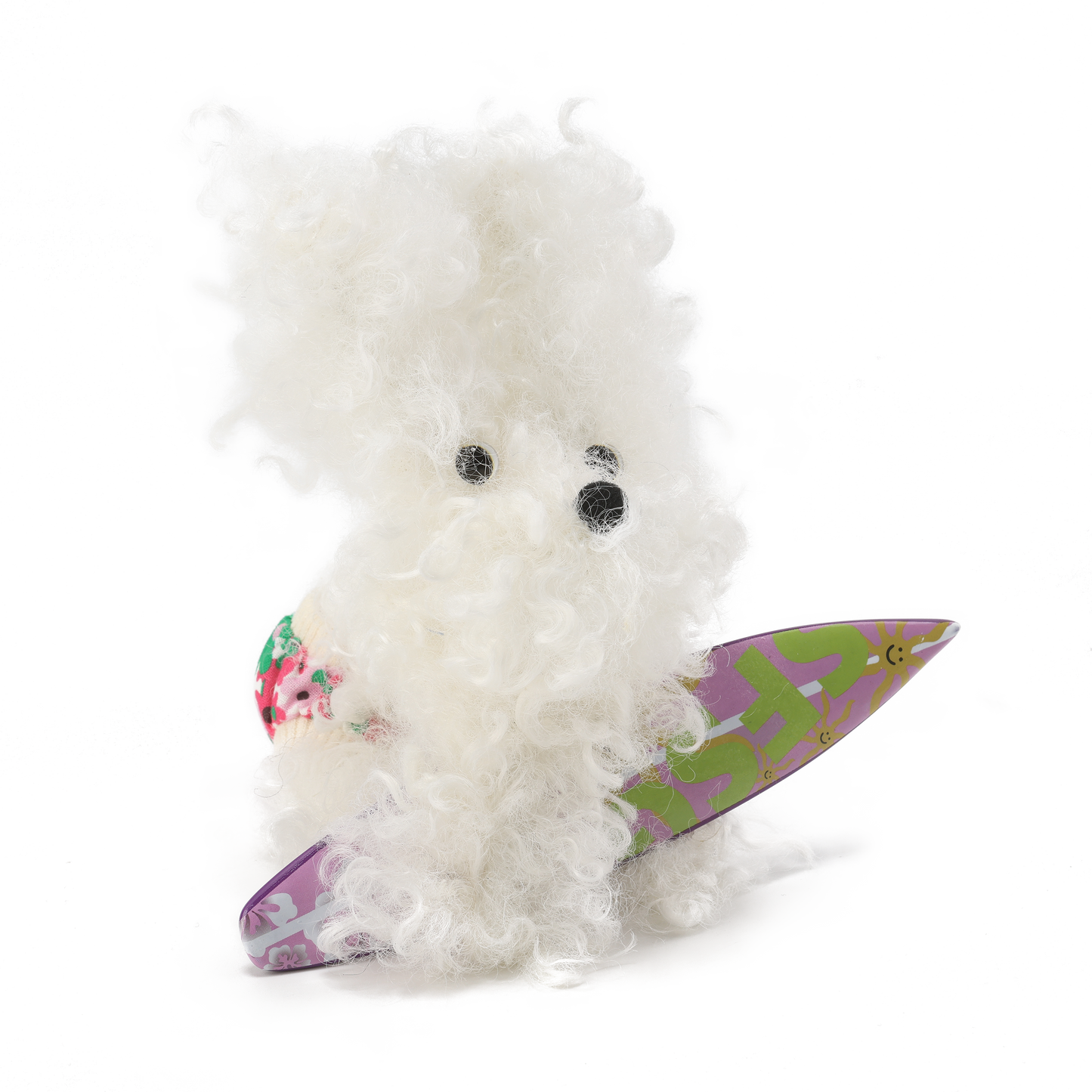 Chiot blanc griffonné SFSG tenant une planche de surf