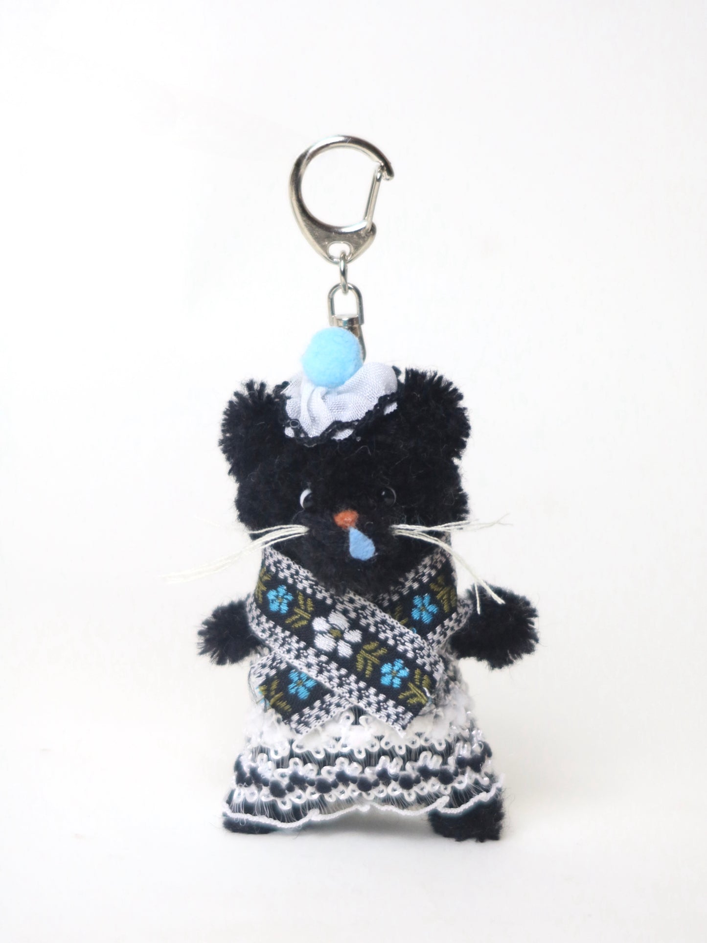 Pendentif en forme de poupée artisanale pour chambre silencieuse