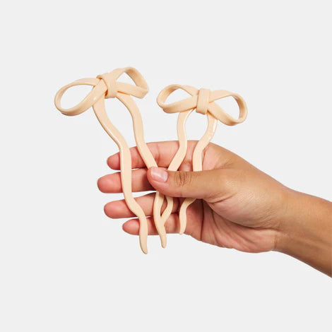 Bow Hairpin in Small Cream