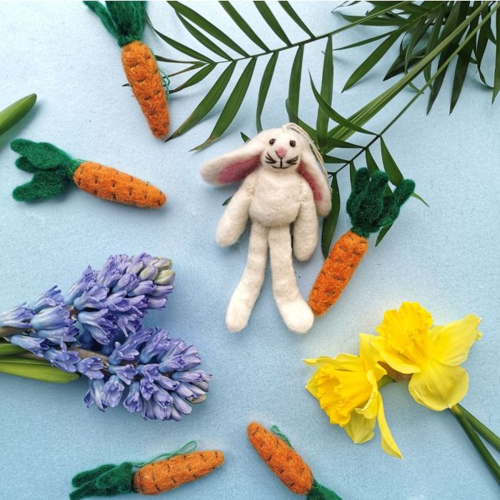 Handmade Hanging Carrots (Set of 5) Biodegradable Hanging Easter Decoration