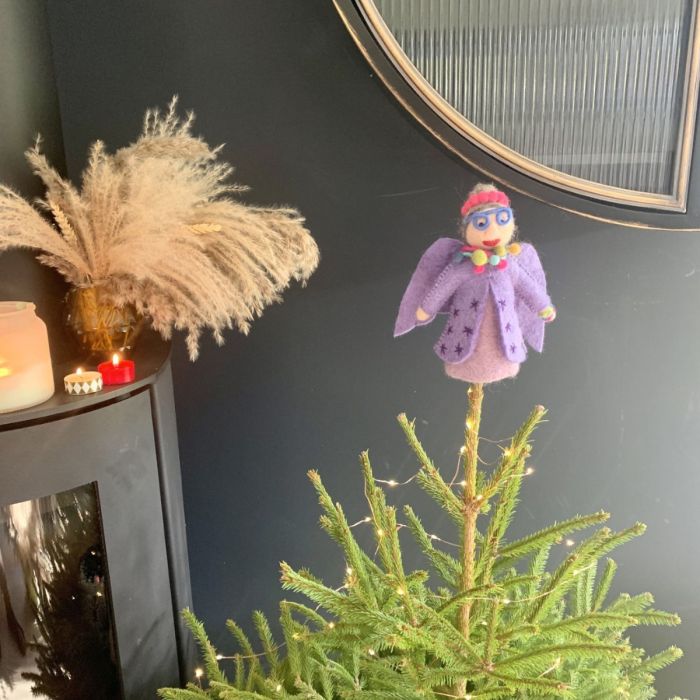 Décoration de sapin de Noël en feutre fait à la main avec une fée marraine