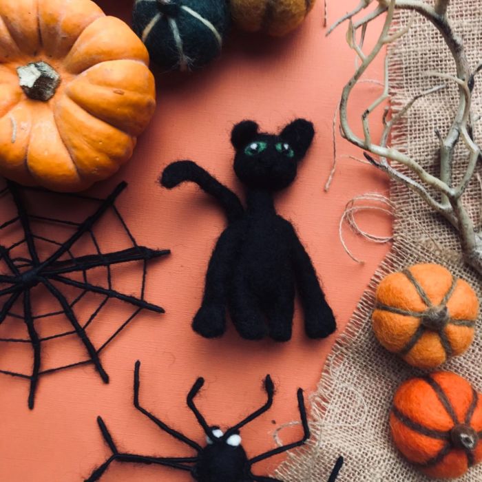 Handmade Felt Hanging Halloween Pumpkins (Set of 5) Hanging Decorations
