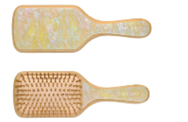 BAMBOO PADDLE BRUSH IN LEMON SUGAR