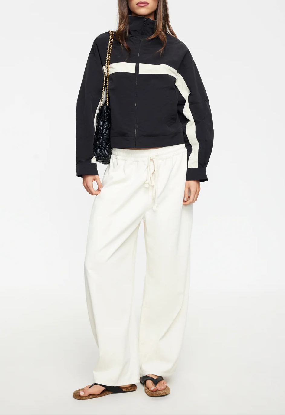 ESSENTIAL WINDBREAKER