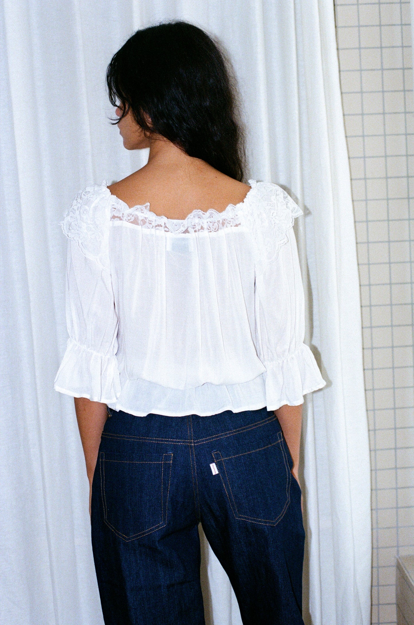 Antique flowers lace mid-sleeves cotton blouse with frills