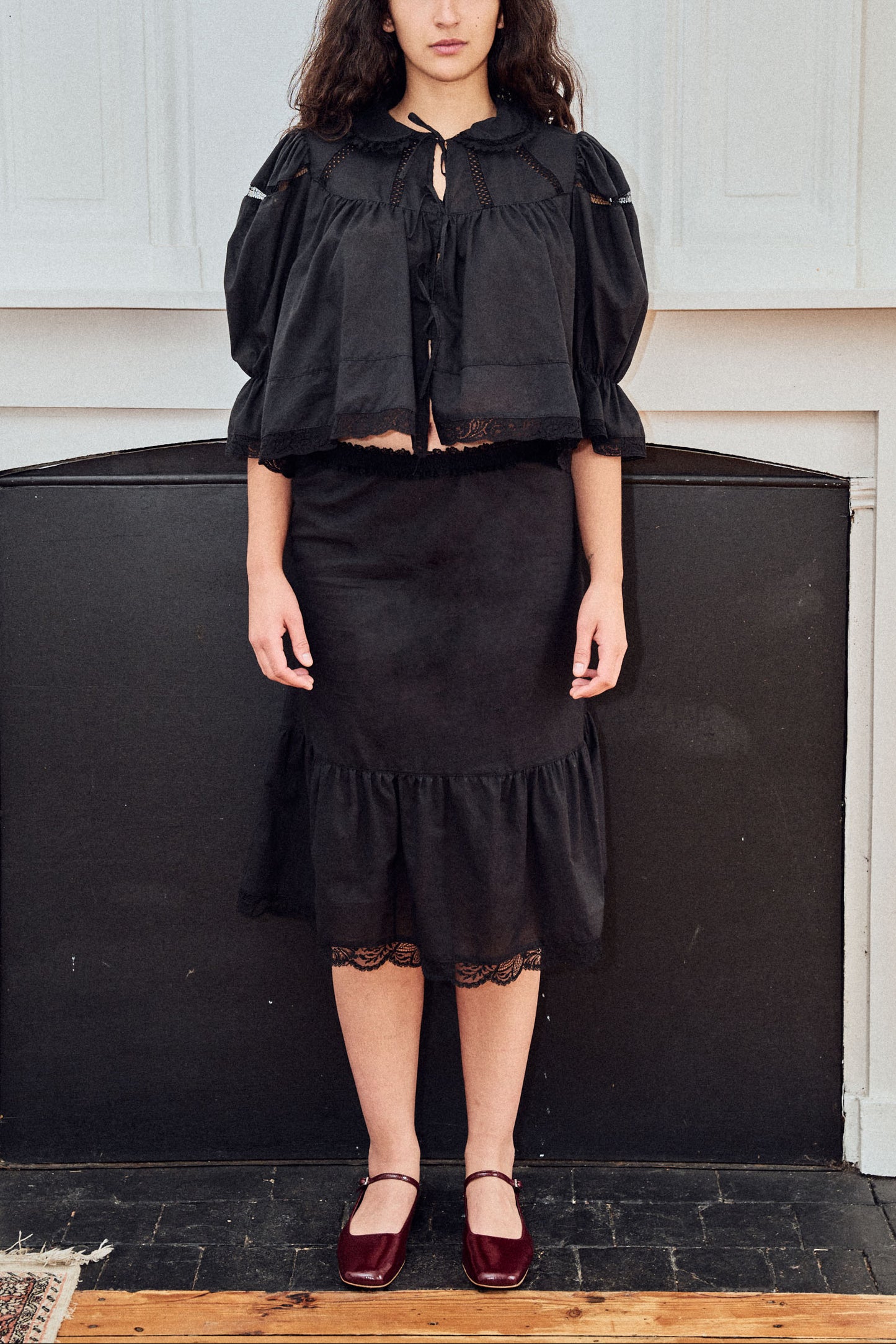LA GARNOULE – Dalila black cotton airy blouse with vintage laces