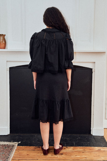 LA GARNOULE – Dalila black cotton airy blouse with vintage laces