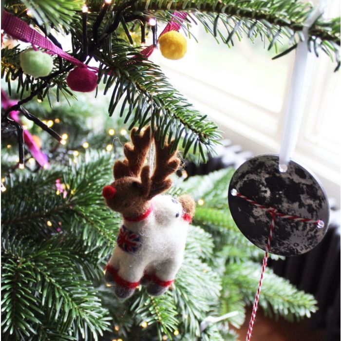 Décoration de Noël en feutre fait à la main en forme de renne astronaute