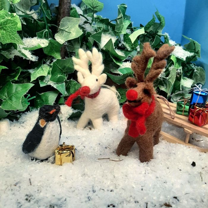 Handmade Biodegradable Handmade Emperor Penguin Decoration