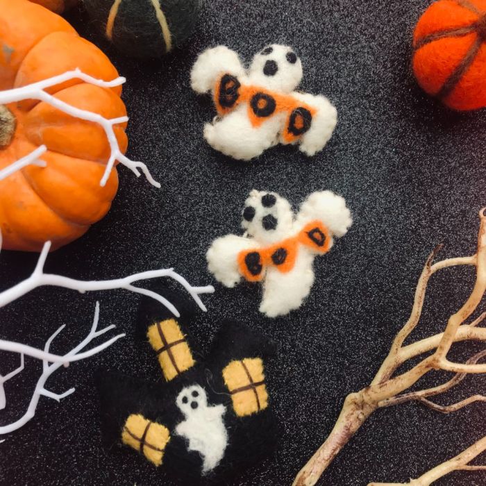 Décoration d'Halloween suspendue en feutre fait à la main