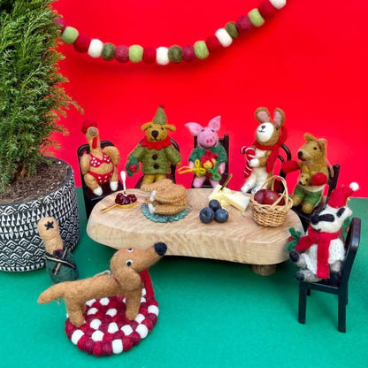 Décoration à suspendre en feutre fait main Noel le blaireau de Noël 