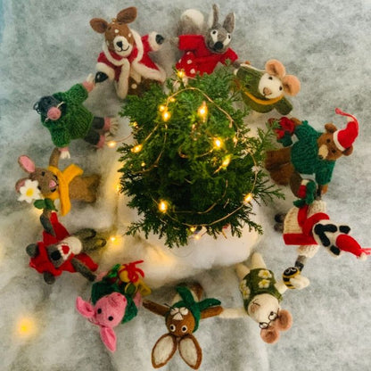 Décoration à suspendre en feutre fait main Noel le blaireau de Noël 