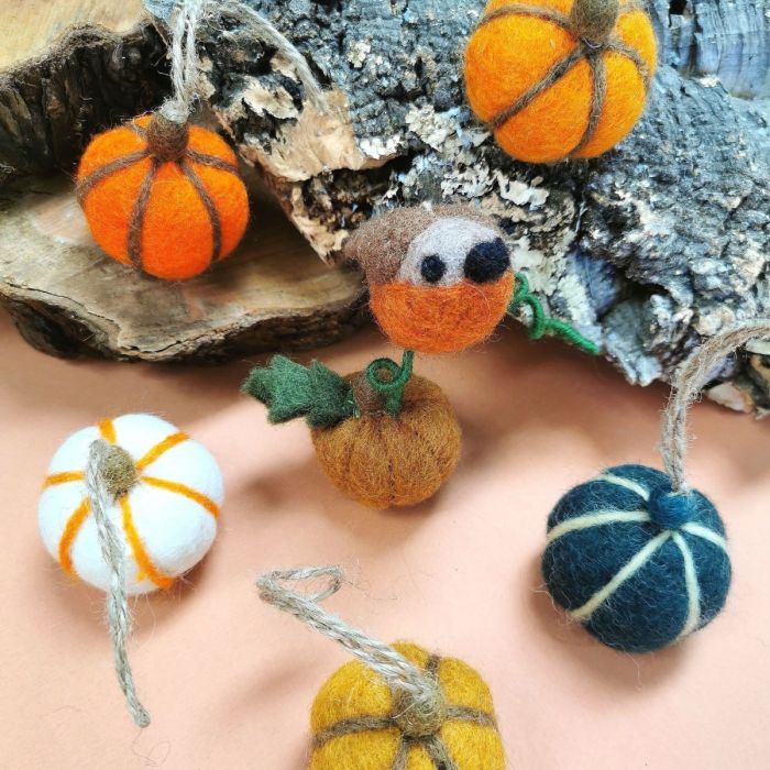 Handmade Felt Hanging Halloween Pumpkins (Set of 5) Hanging Decorations