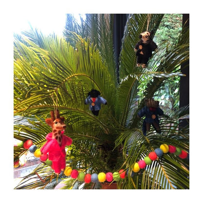 Décoration suspendue en feutre fait main en forme de girafe Gregory